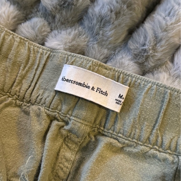 AF linen blend cargo pants. Size M regular. - Picture 3 of 3